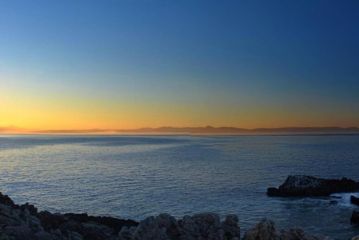 Affordable family getaway at Hermanus Beach Club Apartment, Hermanus - 2