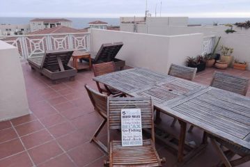 Affordable family getaway at Hermanus Beach Club Apartment, Hermanus - 1