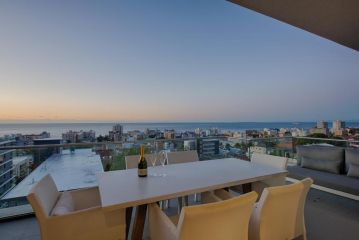 Penthouse Double Story Spacious Views in Sea Point SevenonS Apartment, Cape Town - 1