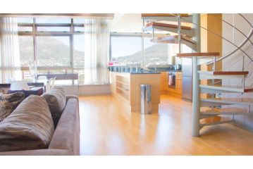 Penthouse Suite at Cartwrights Corner Apartment, Cape Town - 1