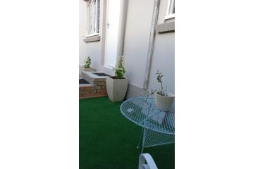 Peony Luxury Room with Wifi and own entrance Guest house, Stellenbosch - 4