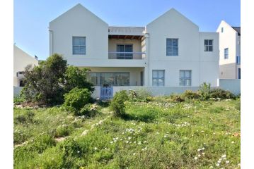 PERFECT 10 - 7 to 13 Sleeper Luxury Holiday Home Breakage Deposit of R2500 for 10 to 13 persons per weekend Guest house, Langebaan - 1