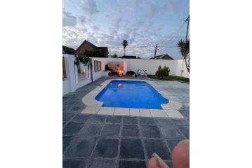 Perfect long stay, Rondevlei nature reserve,free WiFi Apartment, Cape Town - 5