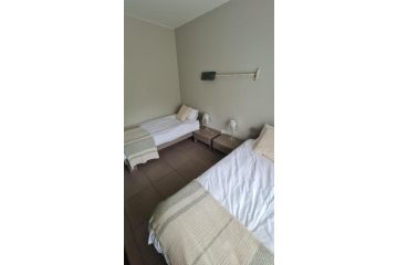 Periwinkle 1 Apartment, Margate - 3