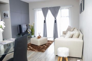 Petite 1 bedroom apartment in a tranquil environment Apartment, Sandton - 2