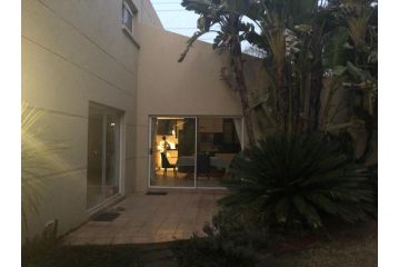 Phil's studio Guest house, Midrand - 2