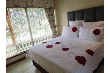 Phomolong Guest House, WestGate, Roodeporte Guest house, Roodepoort - 3