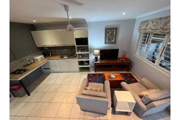 PIGEONWOOD Forest Cottage Apartment, Ballito - 4