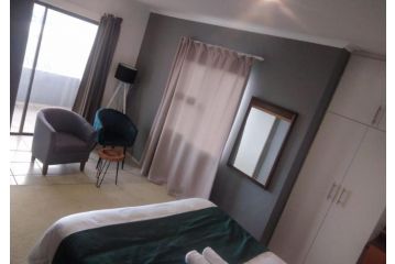 Pixie Lodge Hotel, Cape Town - 3