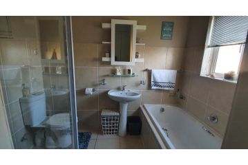 Plakkies Holiday Accommodation Guest house, Langebaan - 4