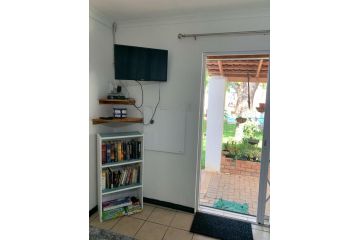 Plum Cottage Apartment, Nelspruit - 3