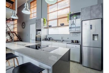 516 Point Bay - Super Stylish for Less Apartment, Durban - 3