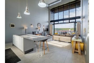 516 Point Bay - Super Stylish for Less Apartment, Durban - 4