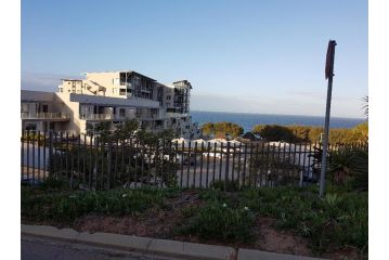 Point Village Accommodation - Lighthouse Lodge Apartment, Mossel Bay - 1