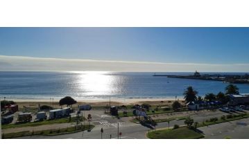 Point Village Accommodation - Santos 61/62 Apartment, Mossel Bay - 2