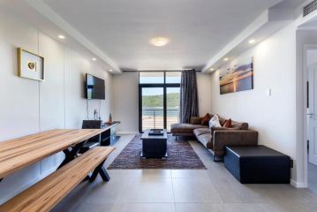 uSHAKA WATERFRONT - OUTSTANDING OPEN OUTLOOKS Apartment, Durban - 2