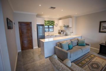 uSHAKA WATERFRONT - PENTHOUSE PLUSH PERFECTION Apartment, Durban - 4