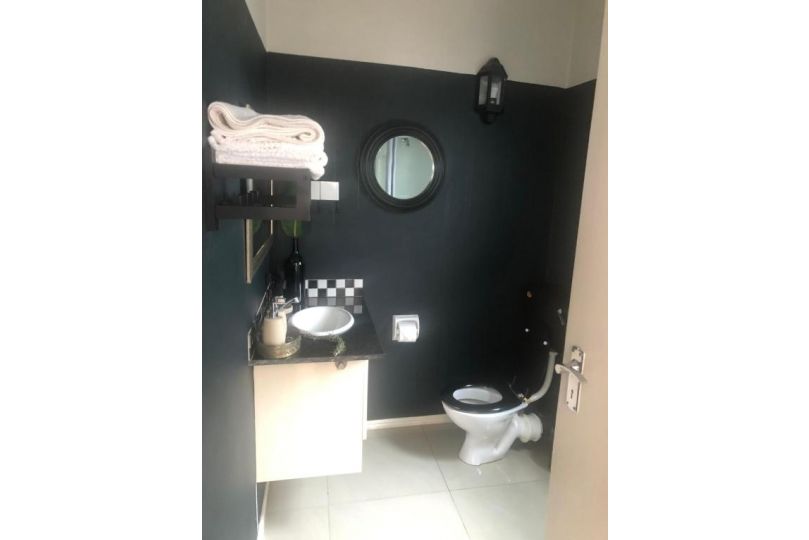 Polomino Suite Apartment, Stellenbosch - imaginea 3