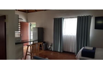 Pomegranate Selfcatering apartment Apartment, Nelspruit - 3