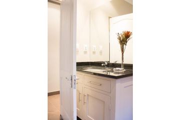 Pond End Apartment, Clarens - 5