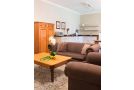 Pond End Apartment, Clarens - thumb 10