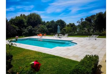 Pool Patio WIFI DSTV Host Event 4 Bedroom Apartment, Roodepoort - 2