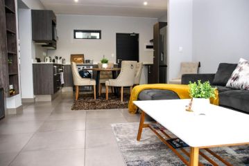 â€œPop Innâ€ modern apartment in heart of Bryanston Apartment, Johannesburg - 2