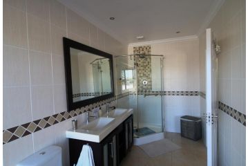 Port House Guest house, Bloubergstrand - 4