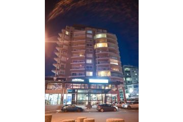 Portico 501 / 904 Apartment, Cape Town - 2