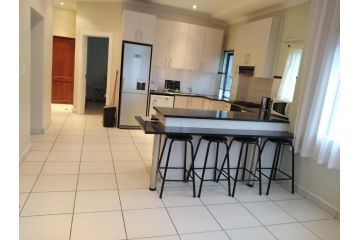 Posh 2 Apartment, Durban - 5