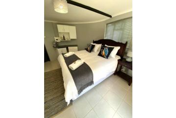 Pretoria Country Club- Kingfisher Hut Apartment, Pretoria - 1