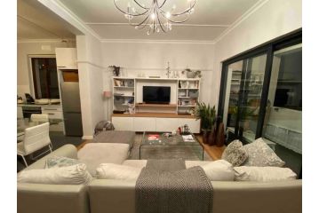 PRIVATE ROOM in Shared Apartment - Centrally Located in Green Point, Cape Town Apartment, Cape Town - 2