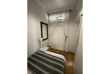 PRIVATE ROOM in Shared Apartment - Centrally Located in Green Point, Cape Town Apartment, Cape Town - 3