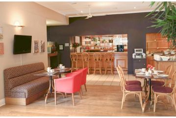 Premier Express Inn George Outeniqua Hotel, George - 4