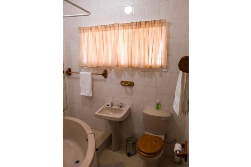 PureJoy Self-Catering Accommodation Apartment, Bloemfontein - imaginea 12