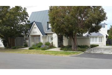 Quainton Cottages Guest house, Hermanus - 1