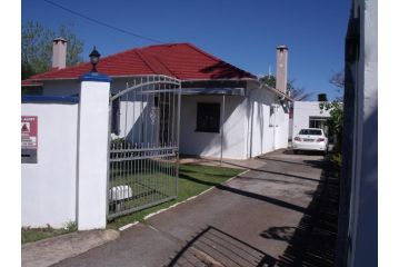 Rainbow Guesthouse Bed and breakfast, East London - 2