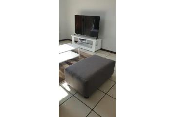 @ Reedsview Complex Apartment, Roodepoort - 5