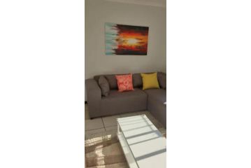 @ Reedsview Complex Apartment, Roodepoort - 4