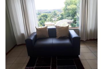 Relax in Meldene Villa, Johannesburg - 5