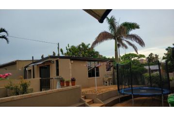 Bluff Marine Drive Self Catering Cottage A Apartment, Durban - 1
