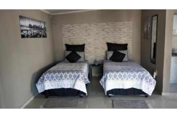 Bluff Marine Drive Self Catering Cottage A Apartment, Durban - 2