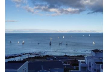 Relax,Revive,Reset & enjoy the sounds of the sea! Apartment, Cape Town - 2