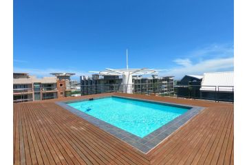 Stunning 2 Bed Apartment - Complex Has A Rooftop Braai Area & Beautiful Views of the Sunset Apartment, Durban - 2