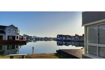 Marina View Apartment, Jeffreys Bay - 1