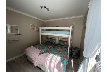 Marina View Apartment, Jeffreys Bay - 3