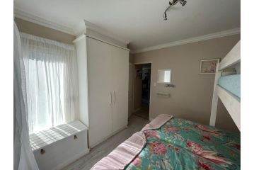 Marina View Apartment, Jeffreys Bay - 4