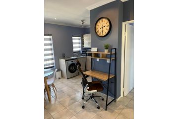 Amazing Getaway - A relaxing SMART home, in a secure estate that is close to Mall of Africa Apartment, Midrand - 3
