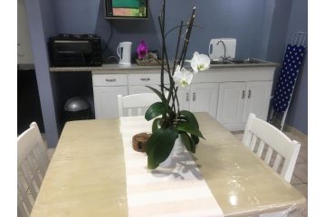 Rest Assured Apartment, Roodepoort - 5