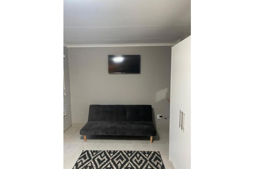 Rest at Lieben Apartment, Bloemfontein - imaginea 3